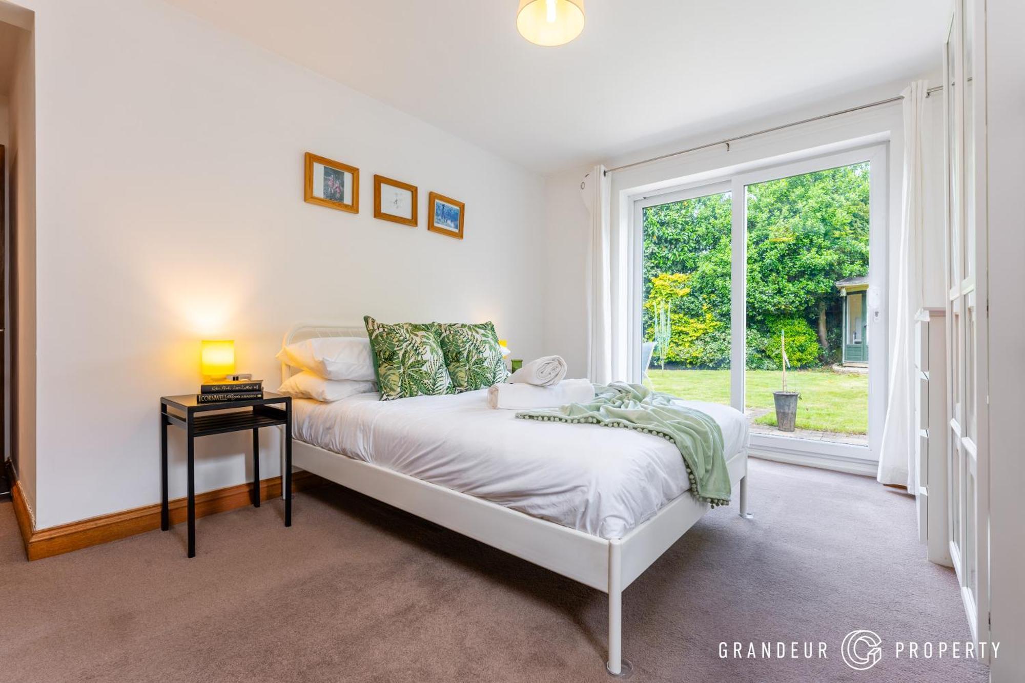 Bracken Bliss By Grandeur Property Ferndown Extérieur photo